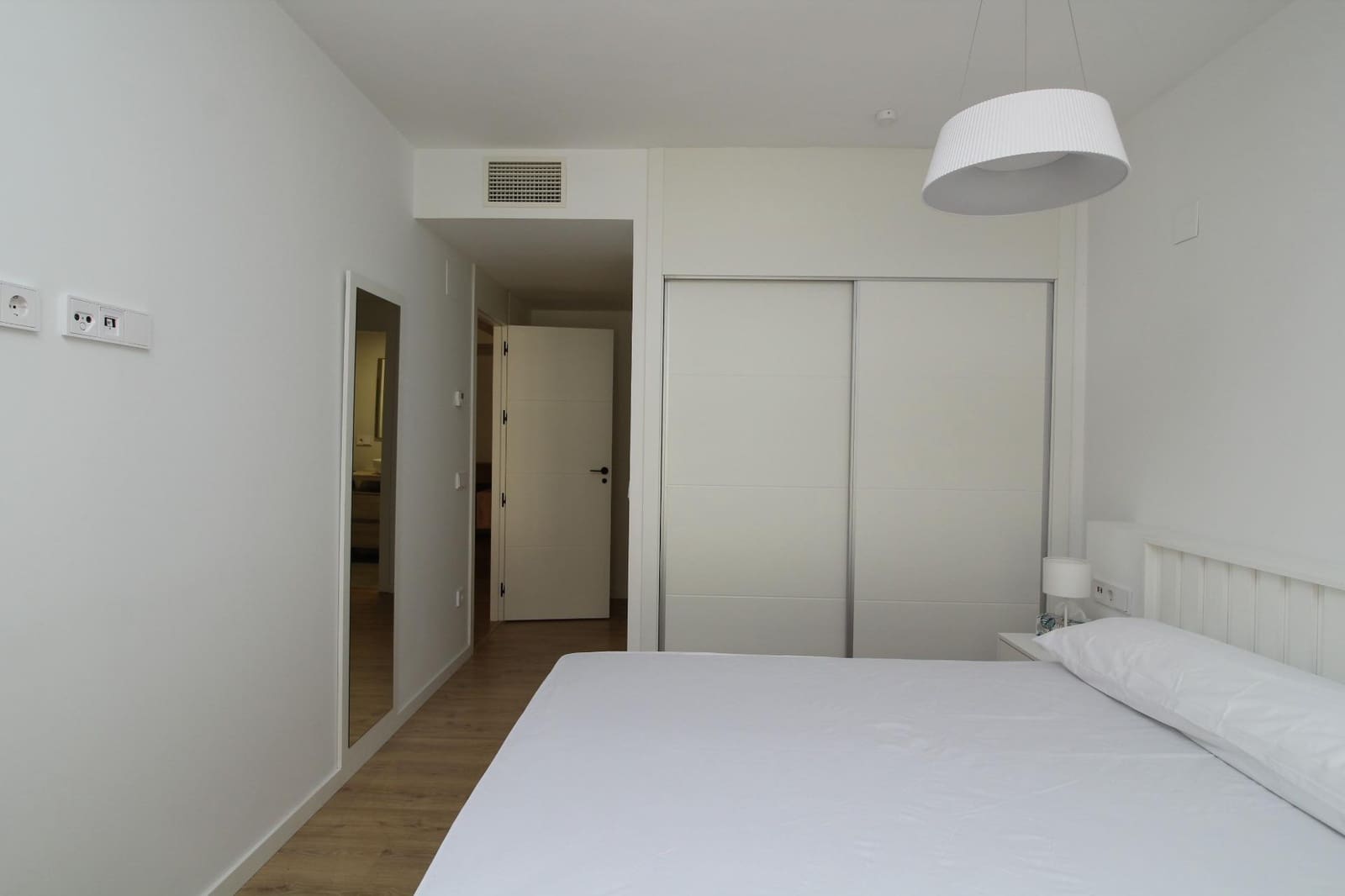 2 Zimmer Wohnung zu vermieten in Granada Stadt mit Pool Garage - 1.250 € (Ref: 10025843)