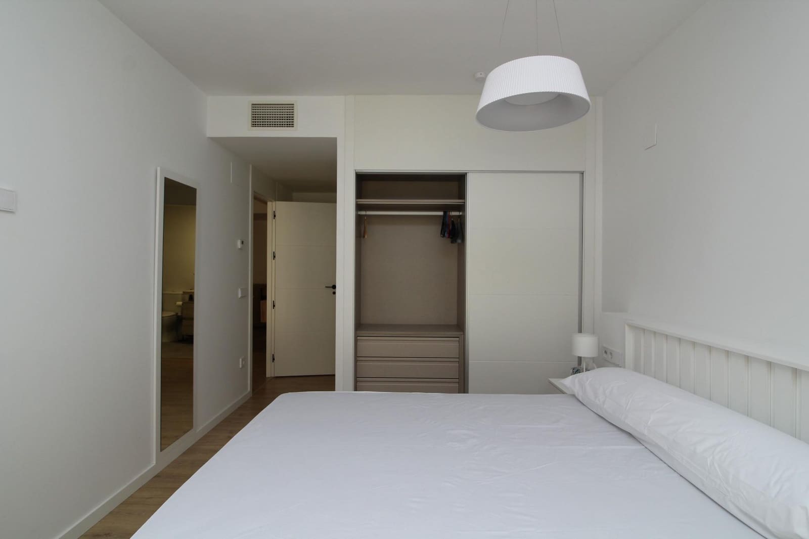 2 Zimmer Wohnung zu vermieten in Granada Stadt mit Pool Garage - 1.250 € (Ref: 10025843)