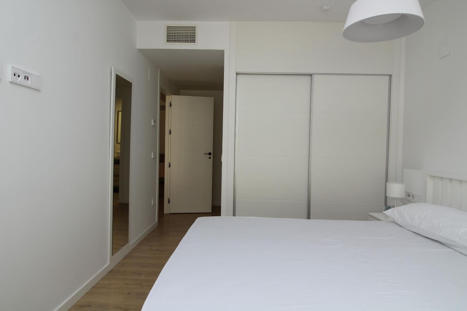 2 Zimmer Wohnung zu vermieten in Granada Stadt mit Pool Garage - 1.250 € (Ref: 10025843)