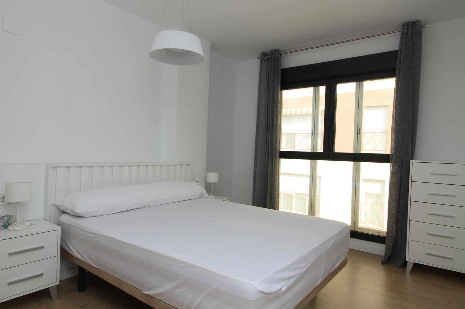 2 Zimmer Wohnung zu vermieten in Granada Stadt mit Pool Garage - 1.250 € (Ref: 10025843)
