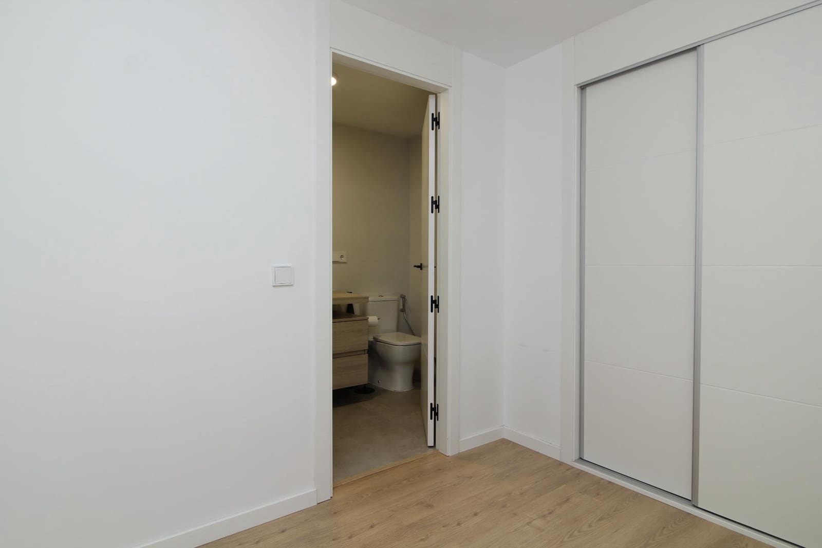 2 Zimmer Wohnung zu vermieten in Granada Stadt mit Pool Garage - 1.250 € (Ref: 10025843)