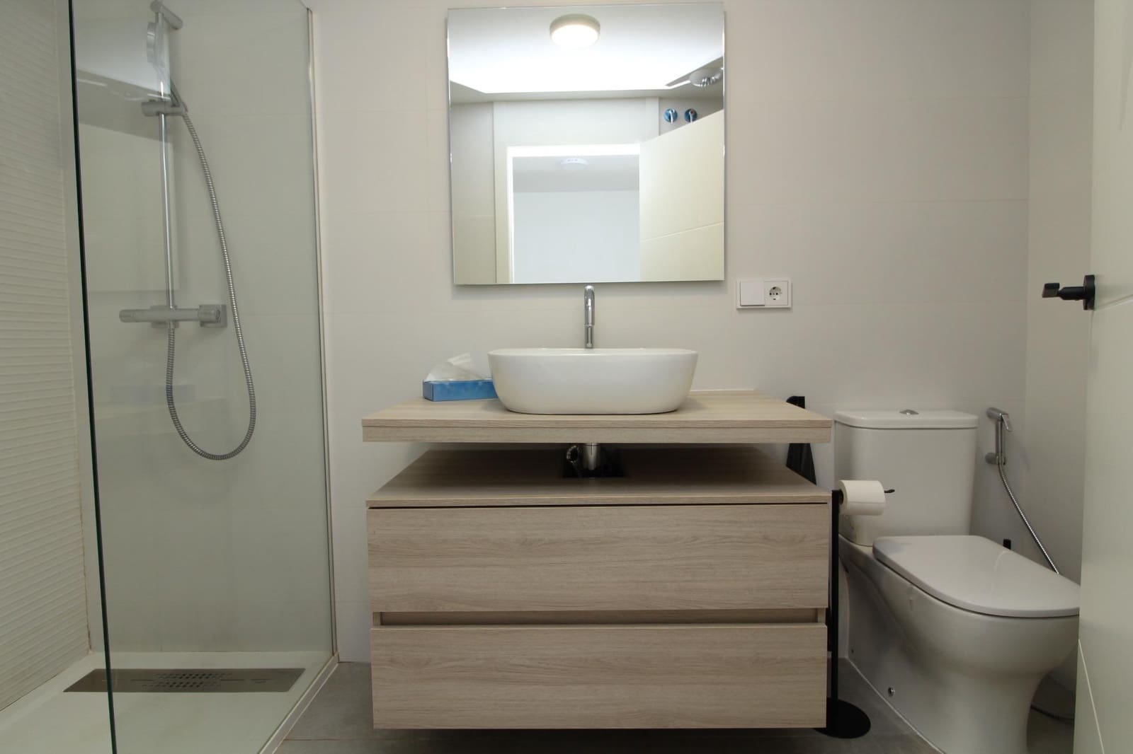2 Zimmer Wohnung zu vermieten in Granada Stadt mit Pool Garage - 1.250 € (Ref: 10025843)