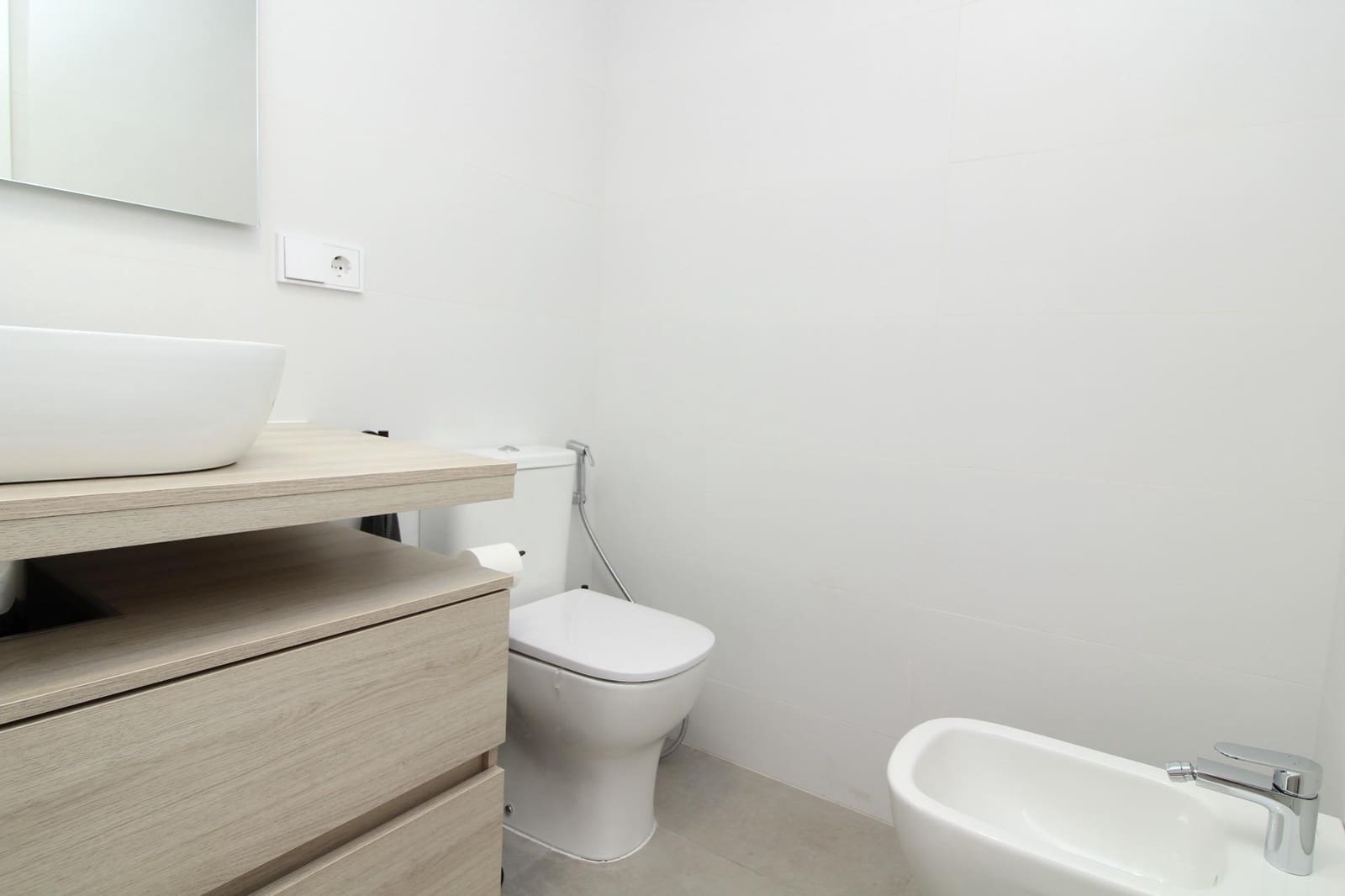 2 Zimmer Wohnung zu vermieten in Granada Stadt mit Pool Garage - 1.250 € (Ref: 10025843)