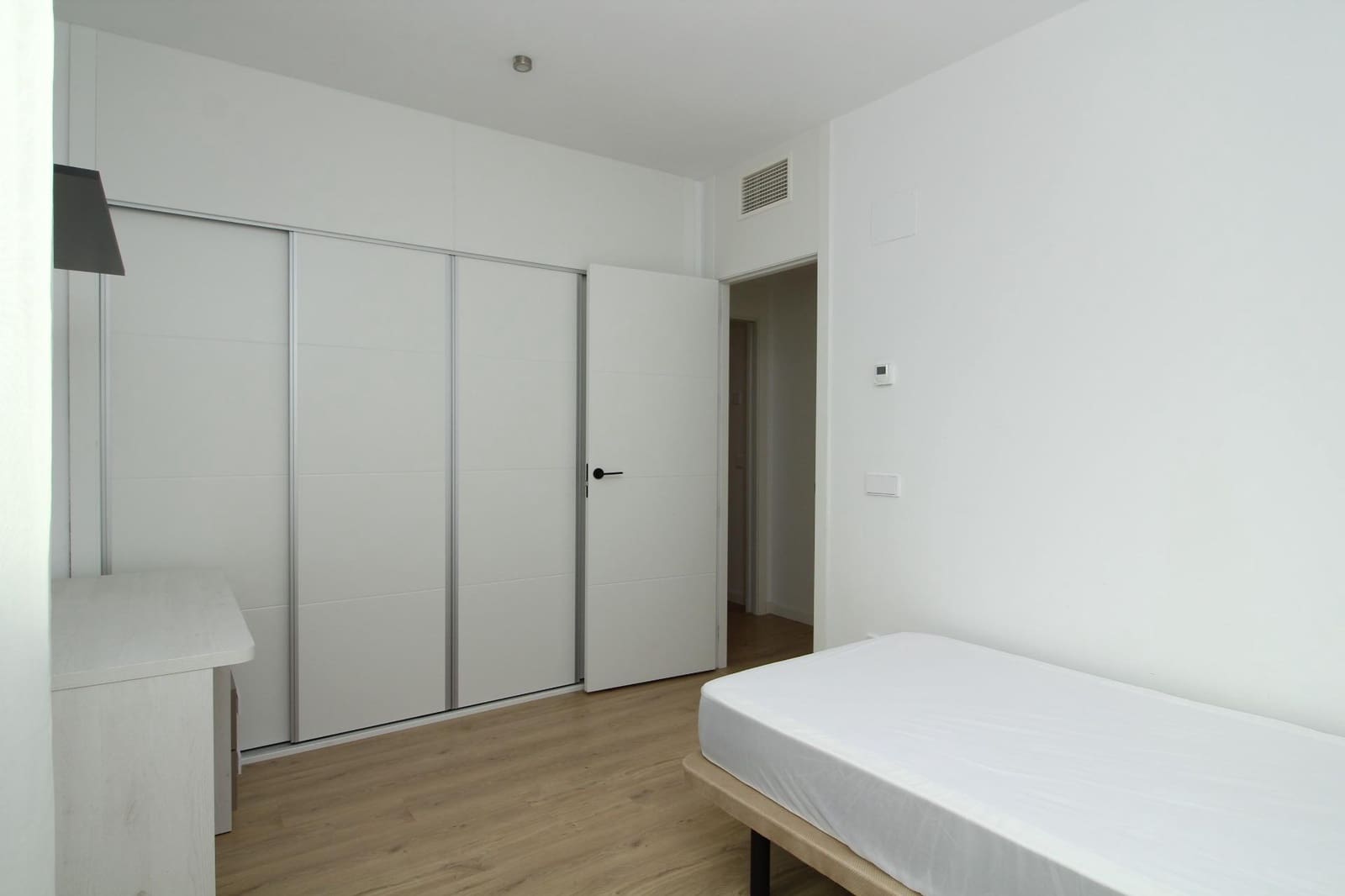 2 Zimmer Wohnung zu vermieten in Granada Stadt mit Pool Garage - 1.250 € (Ref: 10025843)