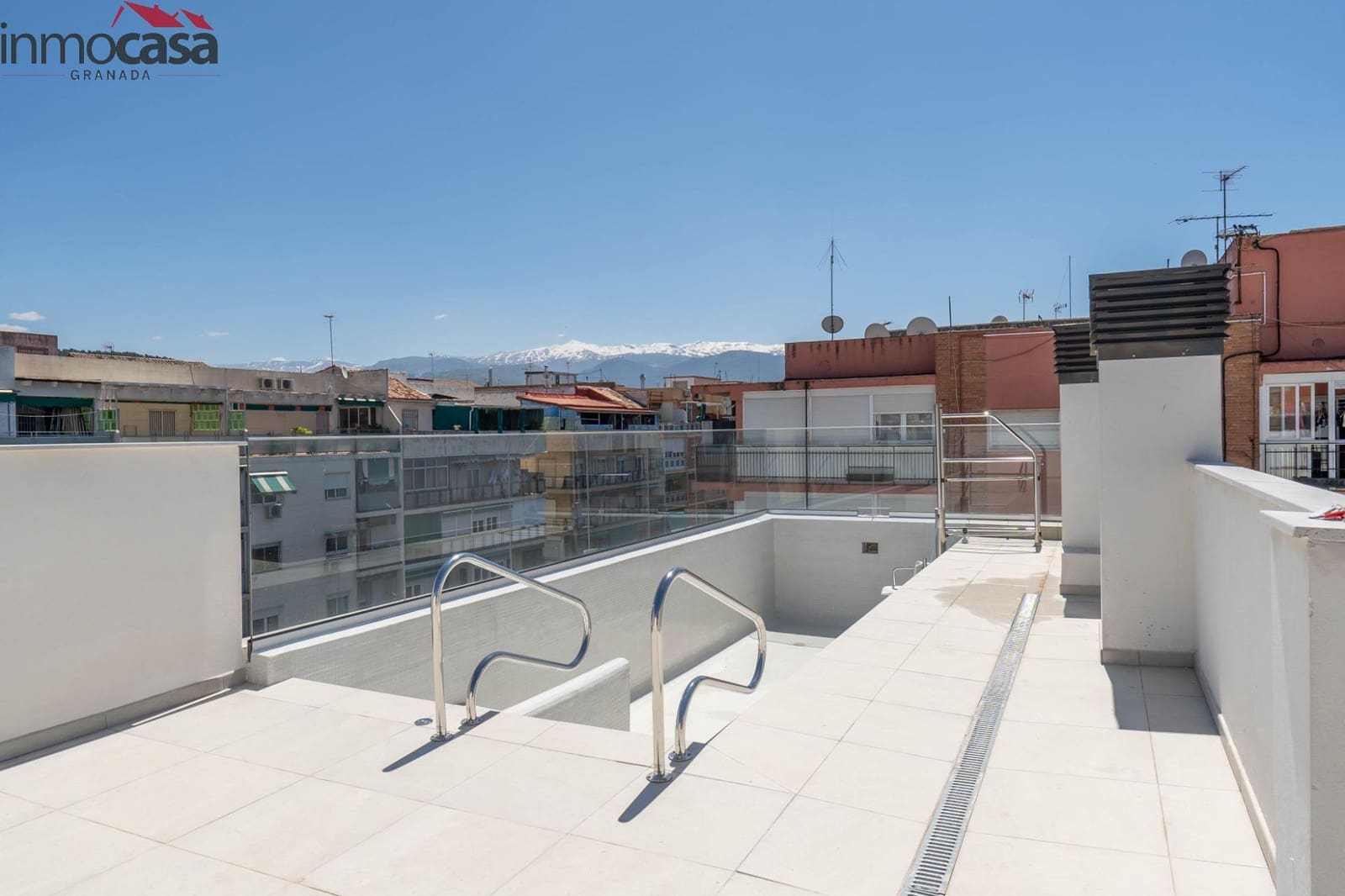 2 Zimmer Wohnung zu vermieten in Granada Stadt mit Pool Garage - 1.250 € (Ref: 10025843)