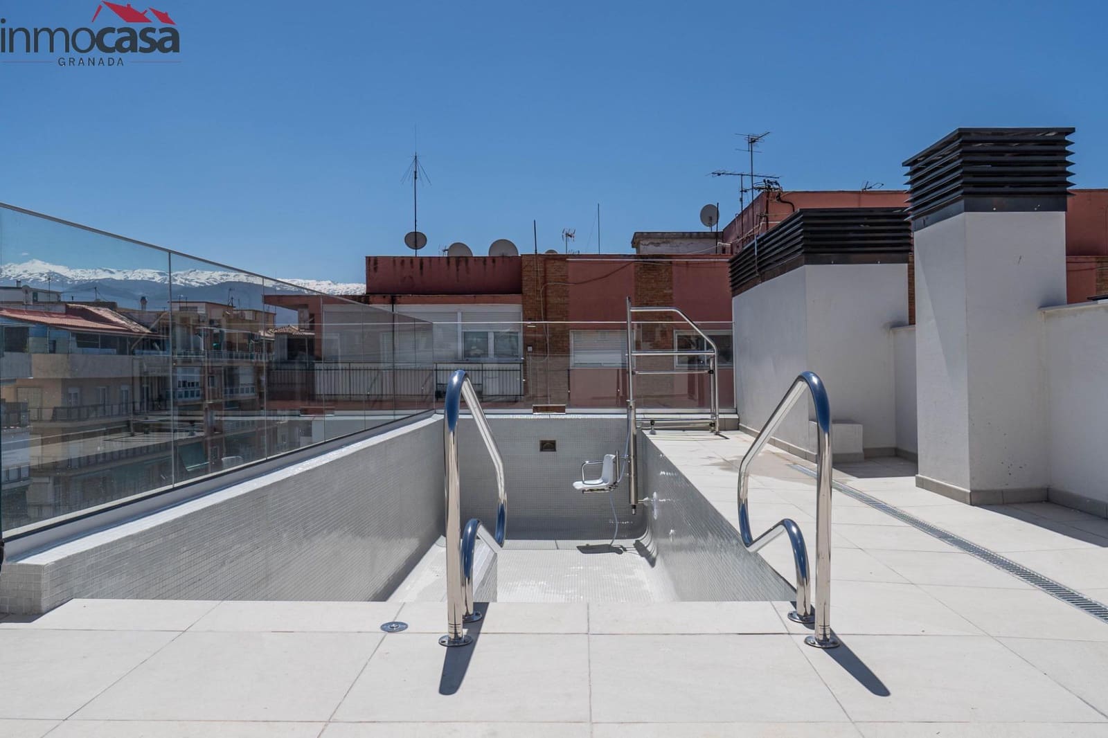 2 Zimmer Wohnung zu vermieten in Granada Stadt mit Pool Garage - 1.250 € (Ref: 10025843)