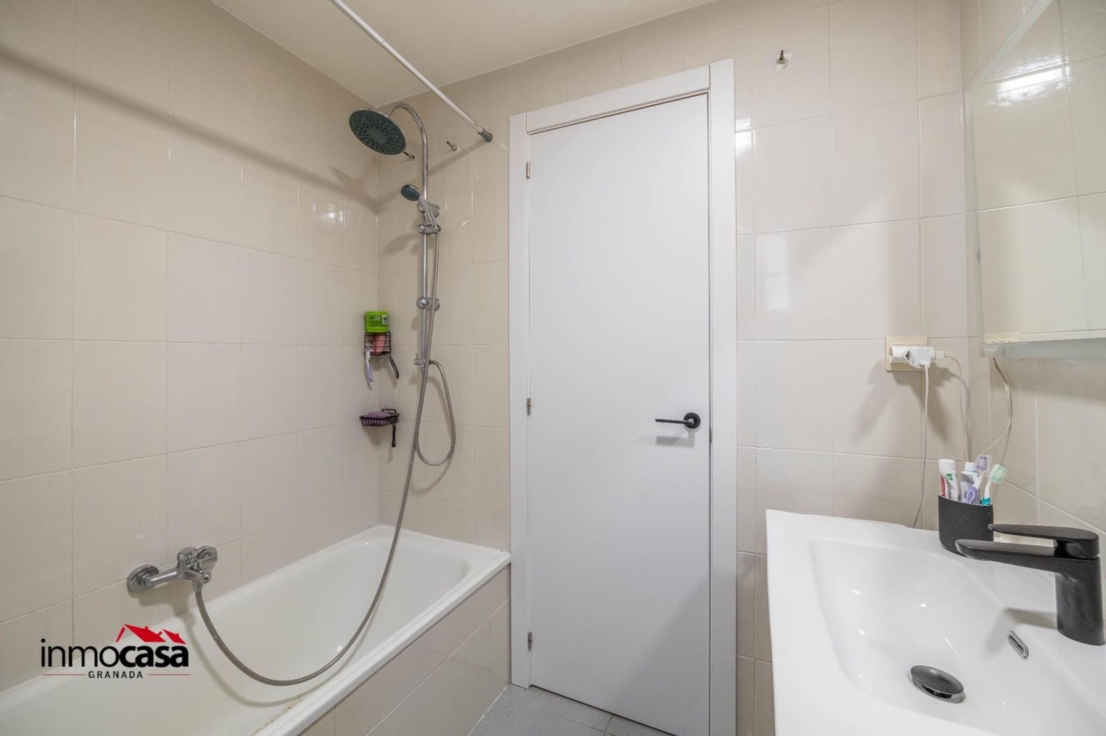 2 bedroom Flat for sale in Cenes de la Vega with garage - € 129,900 (Ref: 10041253)
