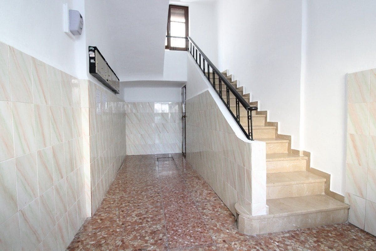 3 sypialnia Mieszkanie do wynajęcia w Miasto Grenada - 700 € (Ref: 10044962)