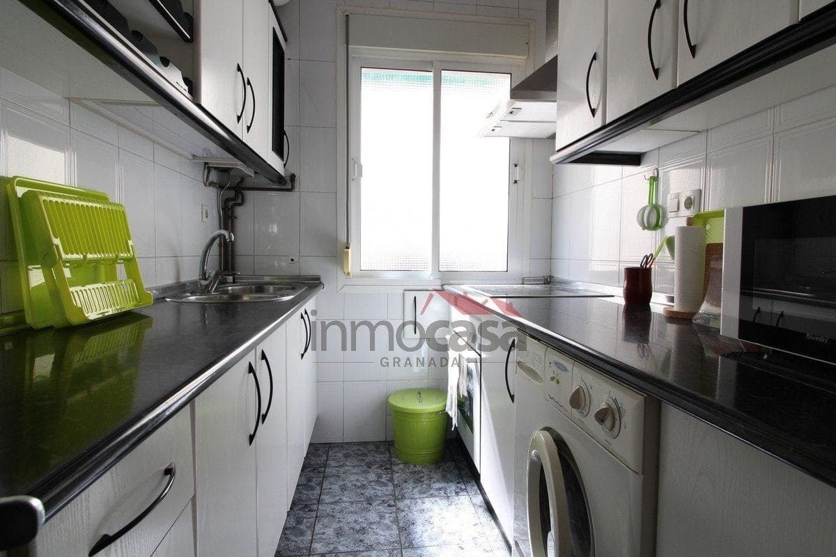 3 sypialnia Mieszkanie do wynajęcia w Miasto Grenada - 700 € (Ref: 10044962)