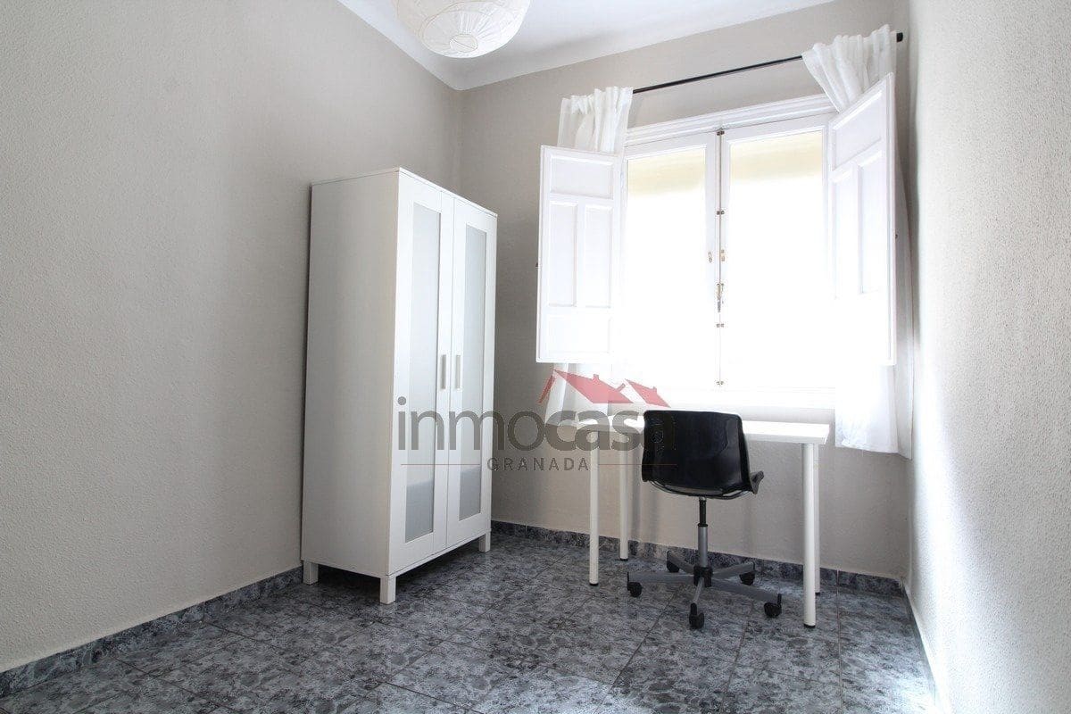3 sypialnia Mieszkanie do wynajęcia w Miasto Grenada - 700 € (Ref: 10044962)