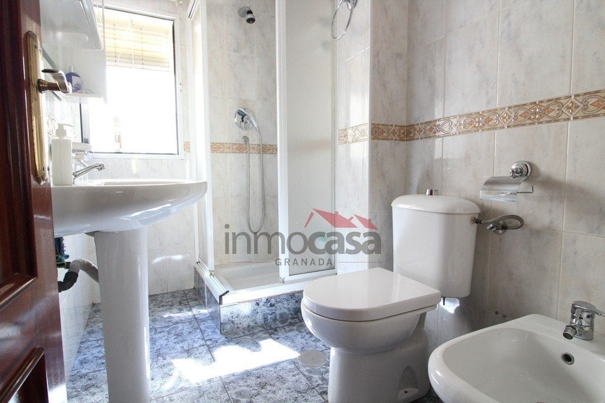3 sypialnia Mieszkanie do wynajęcia w Miasto Grenada - 700 € (Ref: 10044962)