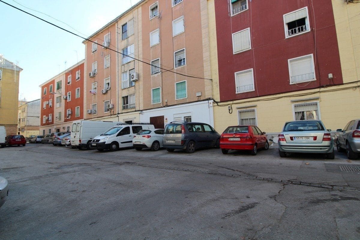 3 sypialnia Mieszkanie do wynajęcia w Miasto Grenada - 700 € (Ref: 10044962)