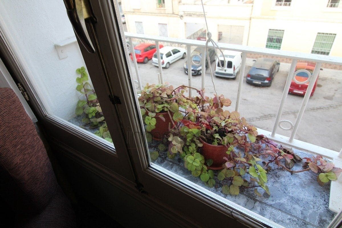 3 sypialnia Mieszkanie do wynajęcia w Miasto Grenada - 700 € (Ref: 10044962)