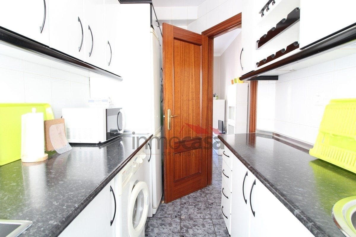 3 sypialnia Mieszkanie do wynajęcia w Miasto Grenada - 700 € (Ref: 10044962)
