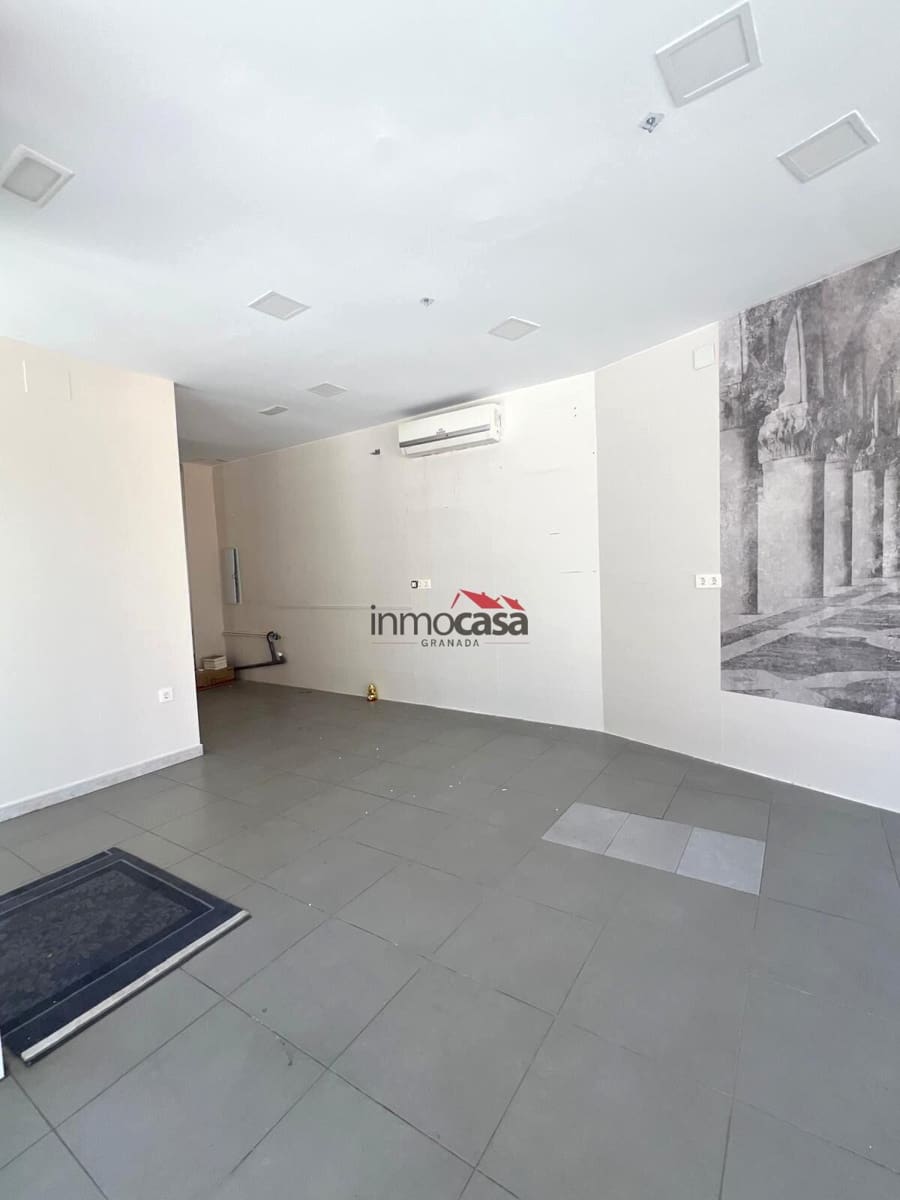 Local Comercial de 1 habitación en Granada ciudad en alquiler - 900 € (Ref: 10047475)