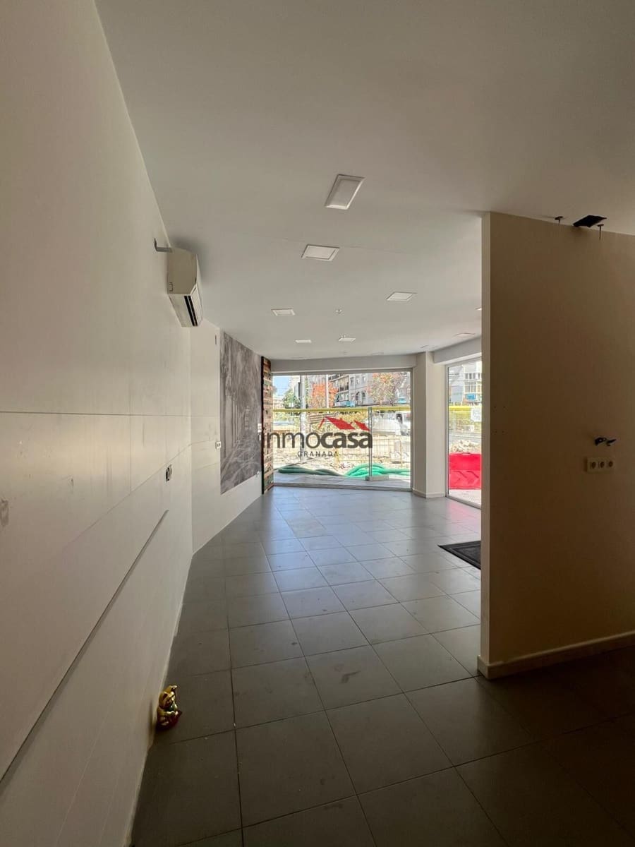 Local Comercial de 1 habitación en Granada ciudad en alquiler - 900 € (Ref: 10047475)