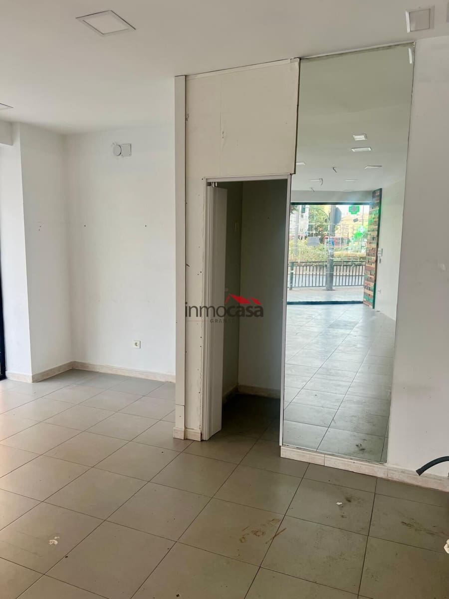 Local Comercial de 1 habitación en Granada ciudad en alquiler - 900 € (Ref: 10047475)