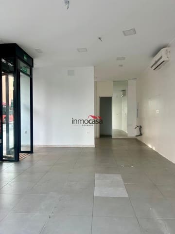 Local Comercial de 1 habitación en Zaidin, Granada ciudad en alquiler - 900 € (Ref: 10047475)