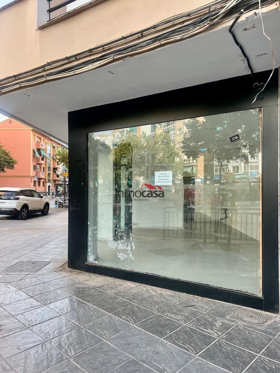 Local Comercial de 1 habitación en Granada ciudad en alquiler - 900 € (Ref: 10047475)