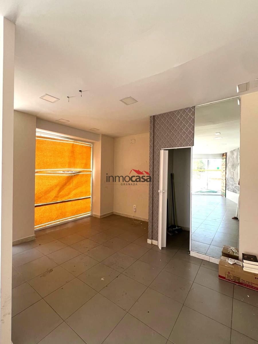 Local Comercial de 1 habitación en Granada ciudad en alquiler - 900 € (Ref: 10047475)