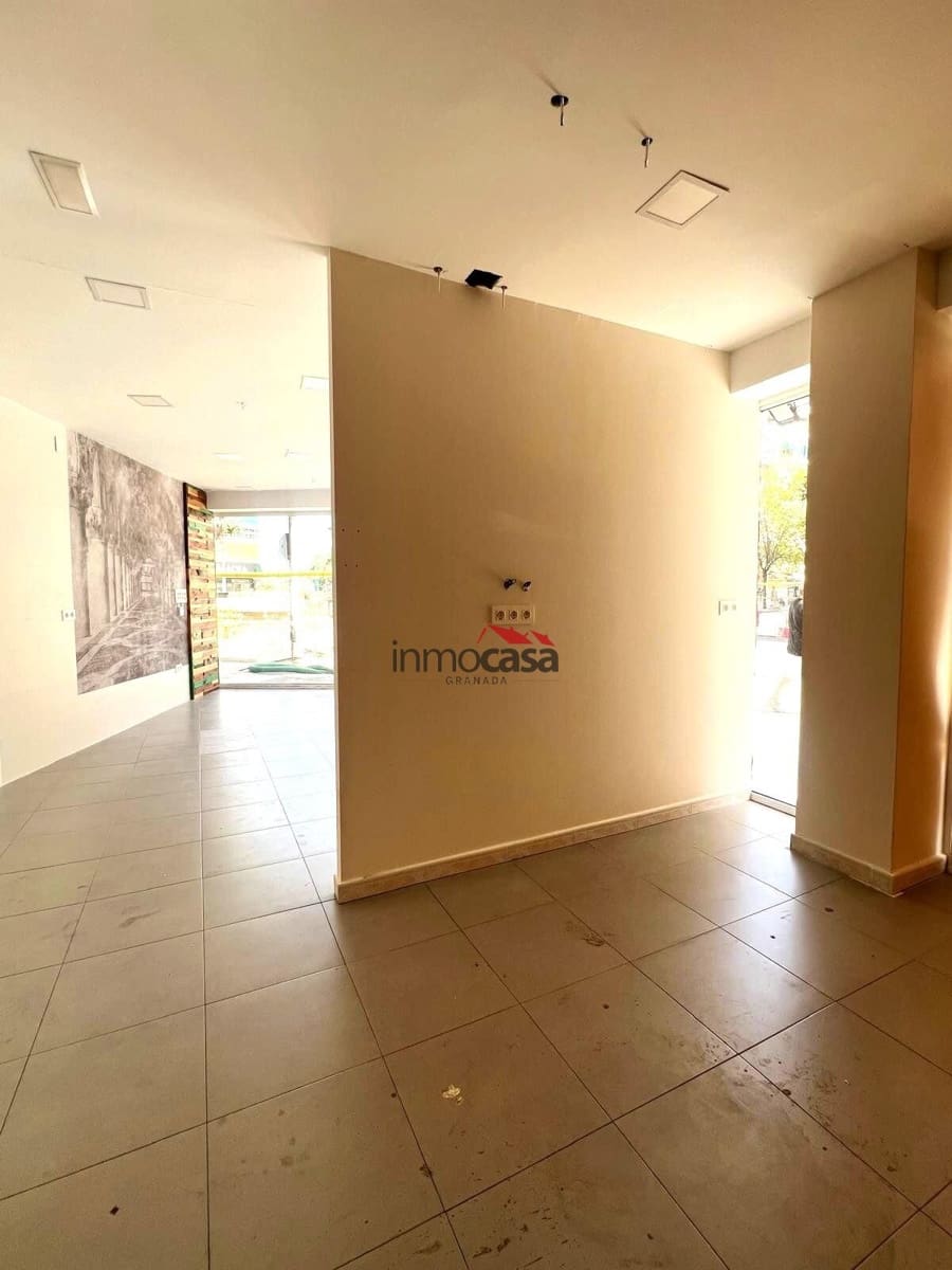 Local Comercial de 1 habitación en Granada ciudad en alquiler - 900 € (Ref: 10047475)