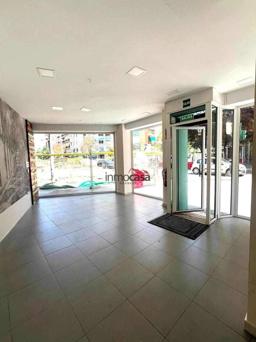 Local Comercial de 1 habitación en Granada ciudad en alquiler - 900 € (Ref: 10047475)
