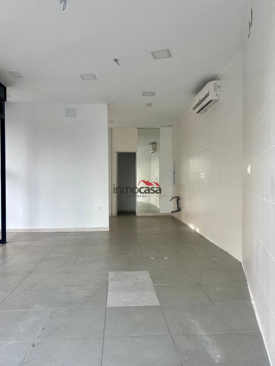 Local Comercial de 1 habitación en Granada ciudad en alquiler - 900 € (Ref: 10047475)
