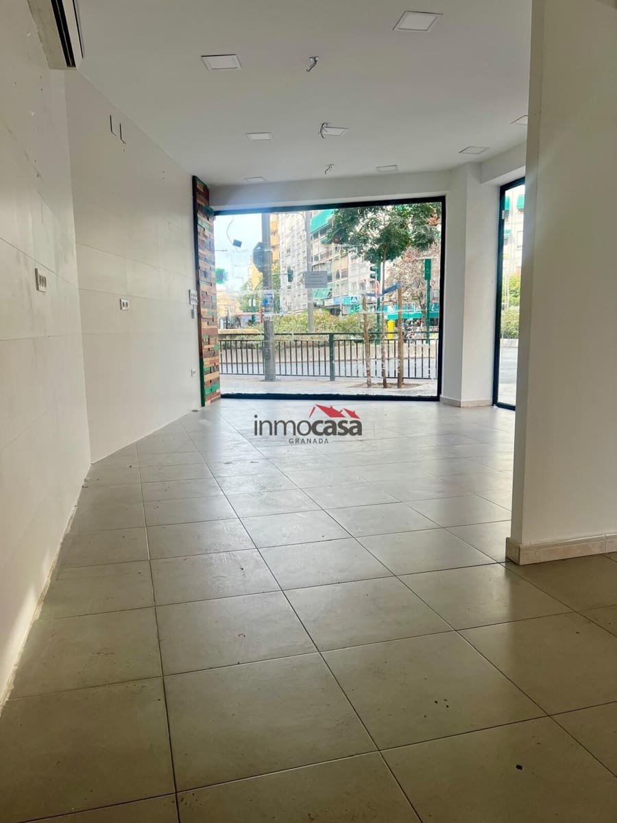 Local Comercial de 1 habitación en Granada ciudad en alquiler - 900 € (Ref: 10047475)