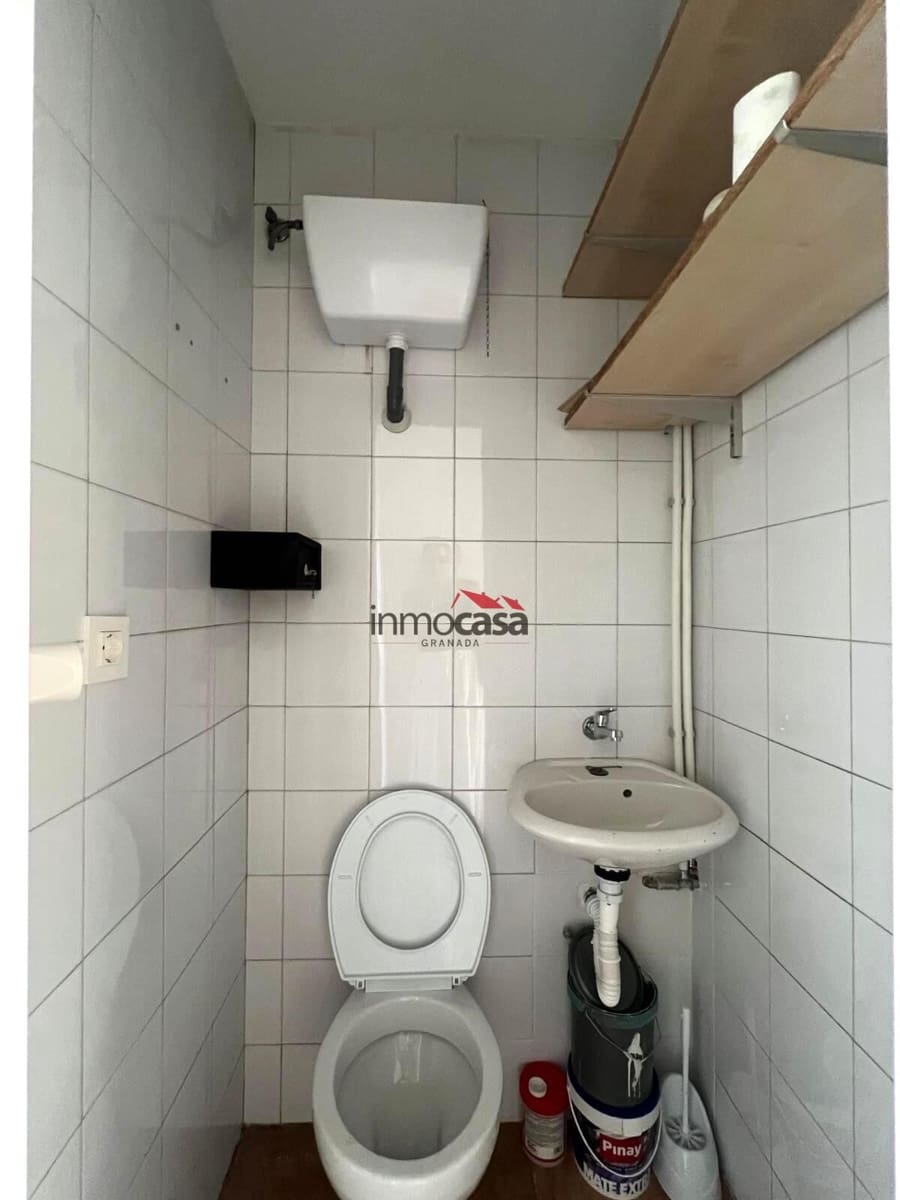 Local Comercial de 1 habitación en Granada ciudad en alquiler - 900 € (Ref: 10047475)