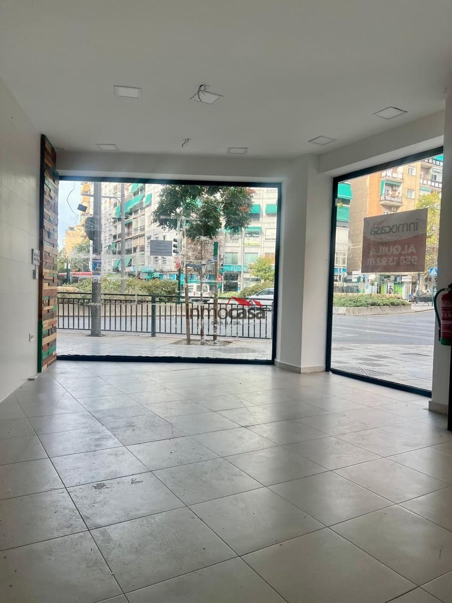 Local Comercial de 1 habitación en Granada ciudad en alquiler - 900 € (Ref: 10047475)