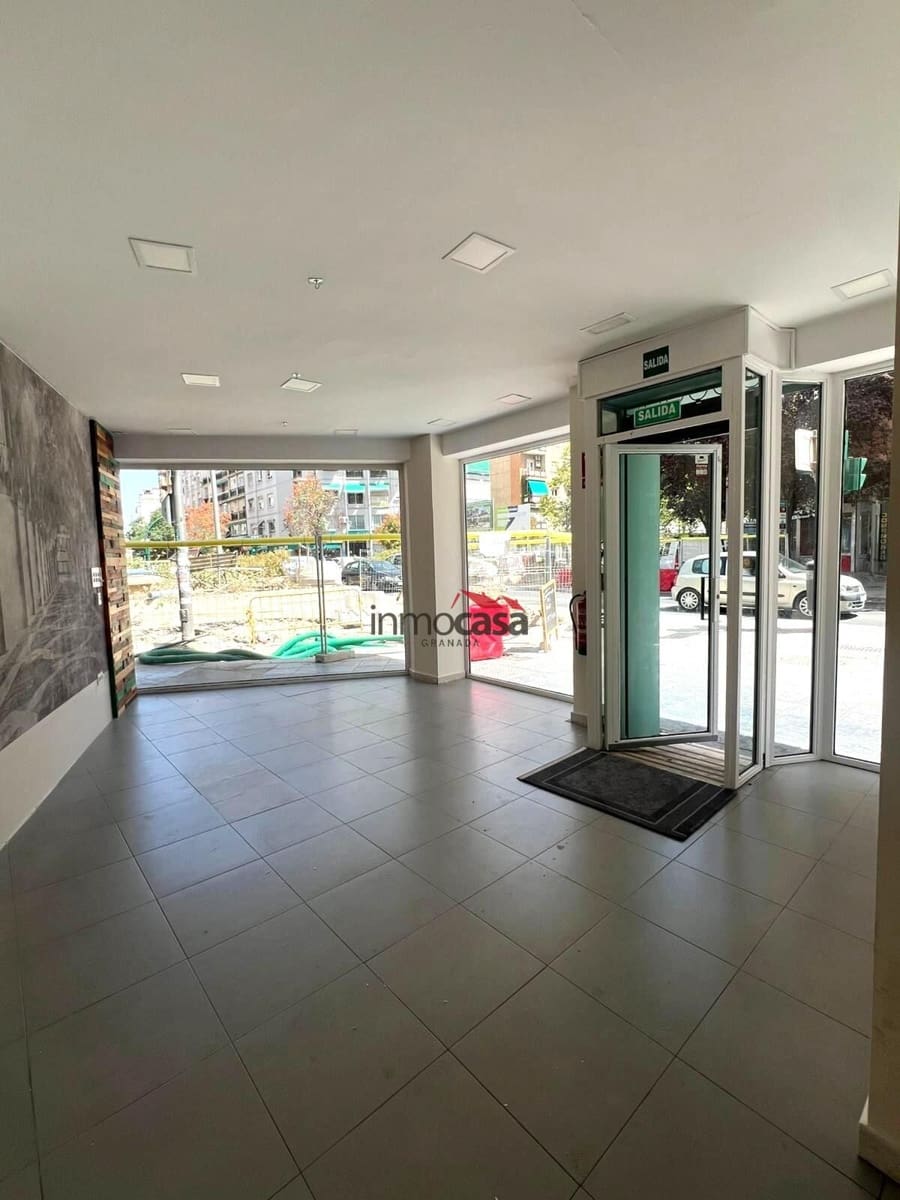 Local Comercial de 1 habitación en Granada ciudad en alquiler - 900 € (Ref: 10047475)