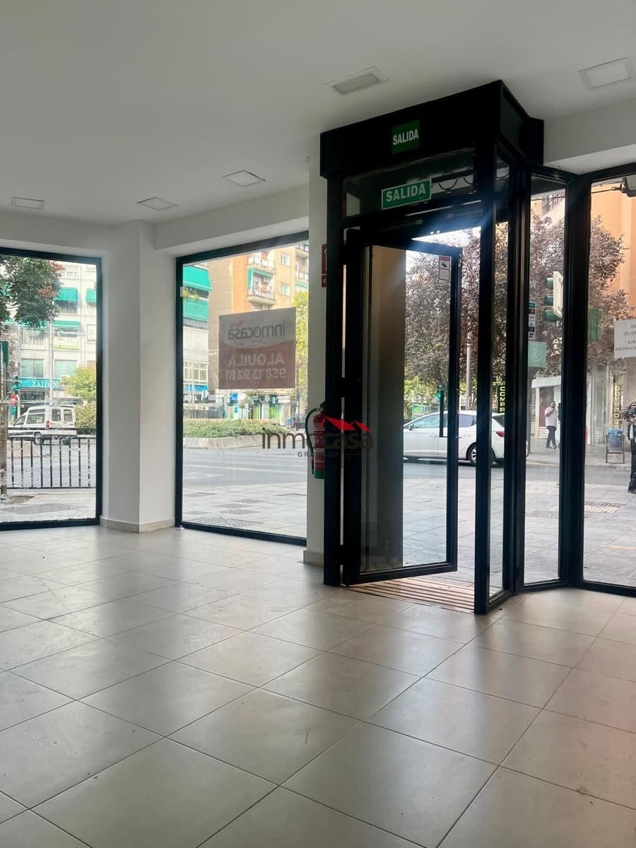 Local Comercial de 1 habitación en Granada ciudad en alquiler - 900 € (Ref: 10047475)