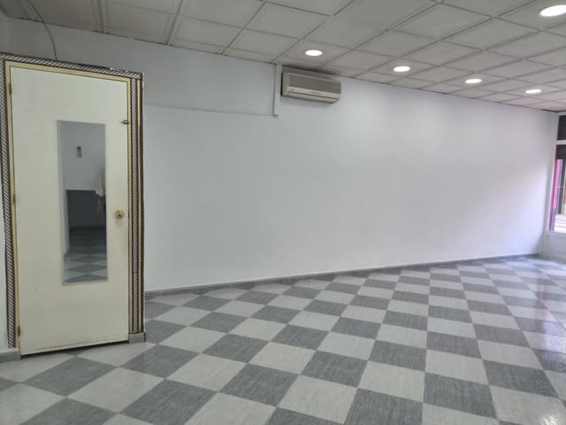 Comercial para arrendar em Armilla - 600 € (Ref: 10047477)