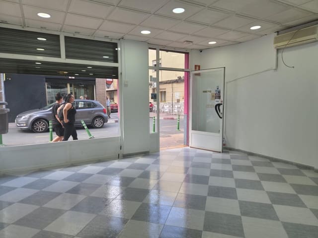 Comercial para arrendar em Armilla - 600 € (Ref: 10047477)