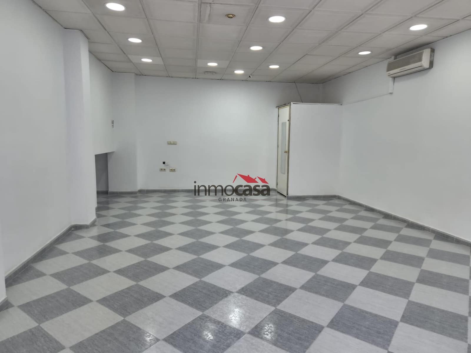 Commercial for rent in Armilla - € 600 (Ref: 10047477)