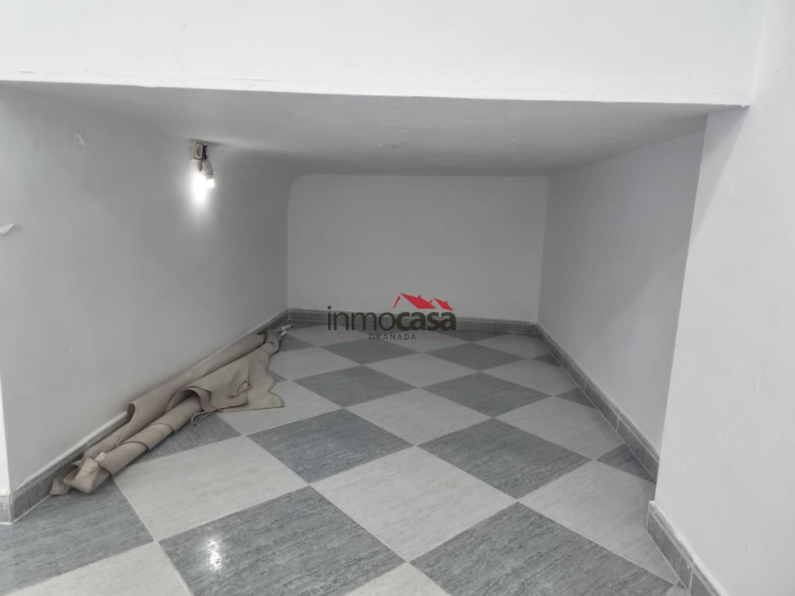 Commercial for rent in Armilla - € 600 (Ref: 10047477)