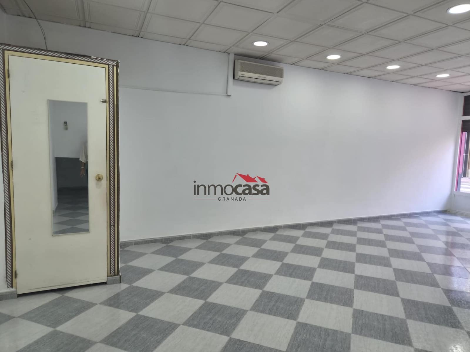 Commercial for rent in Armilla - € 600 (Ref: 10047477)