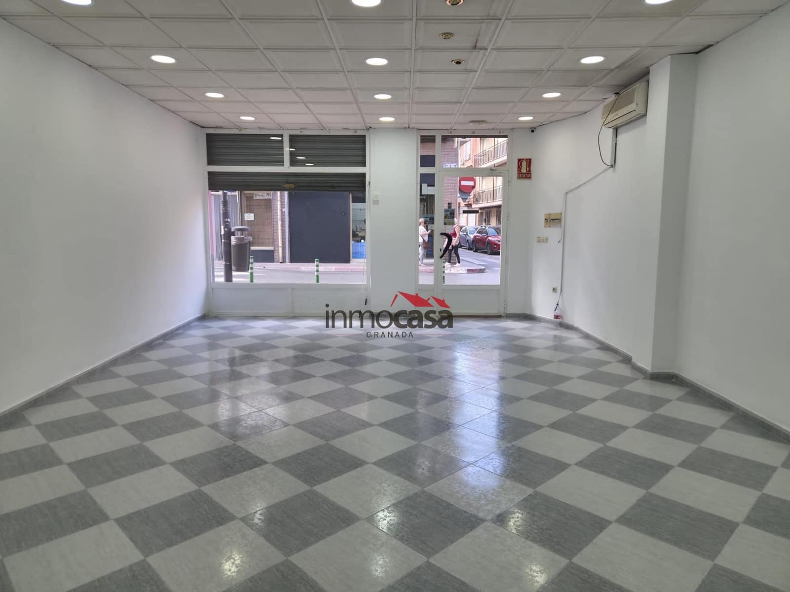 Commercial for rent in Armilla - € 600 (Ref: 10047477)