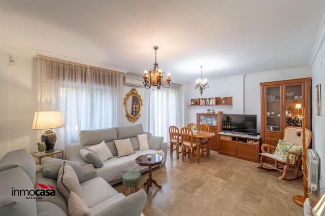 3 chambre Villa/Maison Mitoyenne à vendre à Cúllar Vega - 184 500 € (Ref: 10059298)