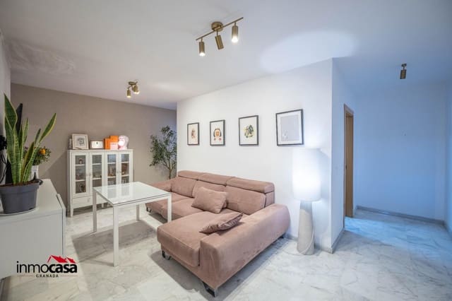 Appartement de 2 chambres à louer à Churriana de la Vega avec garage - 750 € (Ref: 10076557)