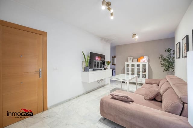 Appartement de 2 chambres à louer à Churriana de la Vega avec garage - 750 € (Ref: 10076557)