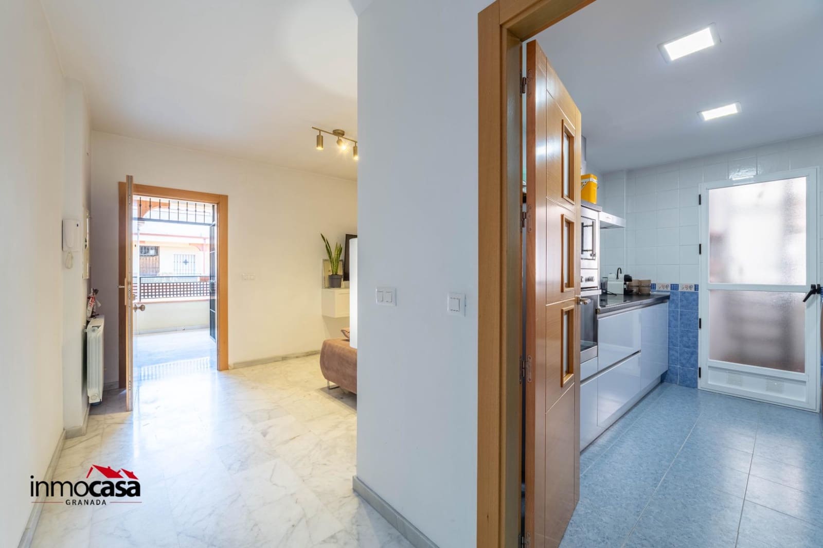 Appartement de 2 chambres à louer à Churriana de la Vega avec garage - 750 € (Ref: 10076557)