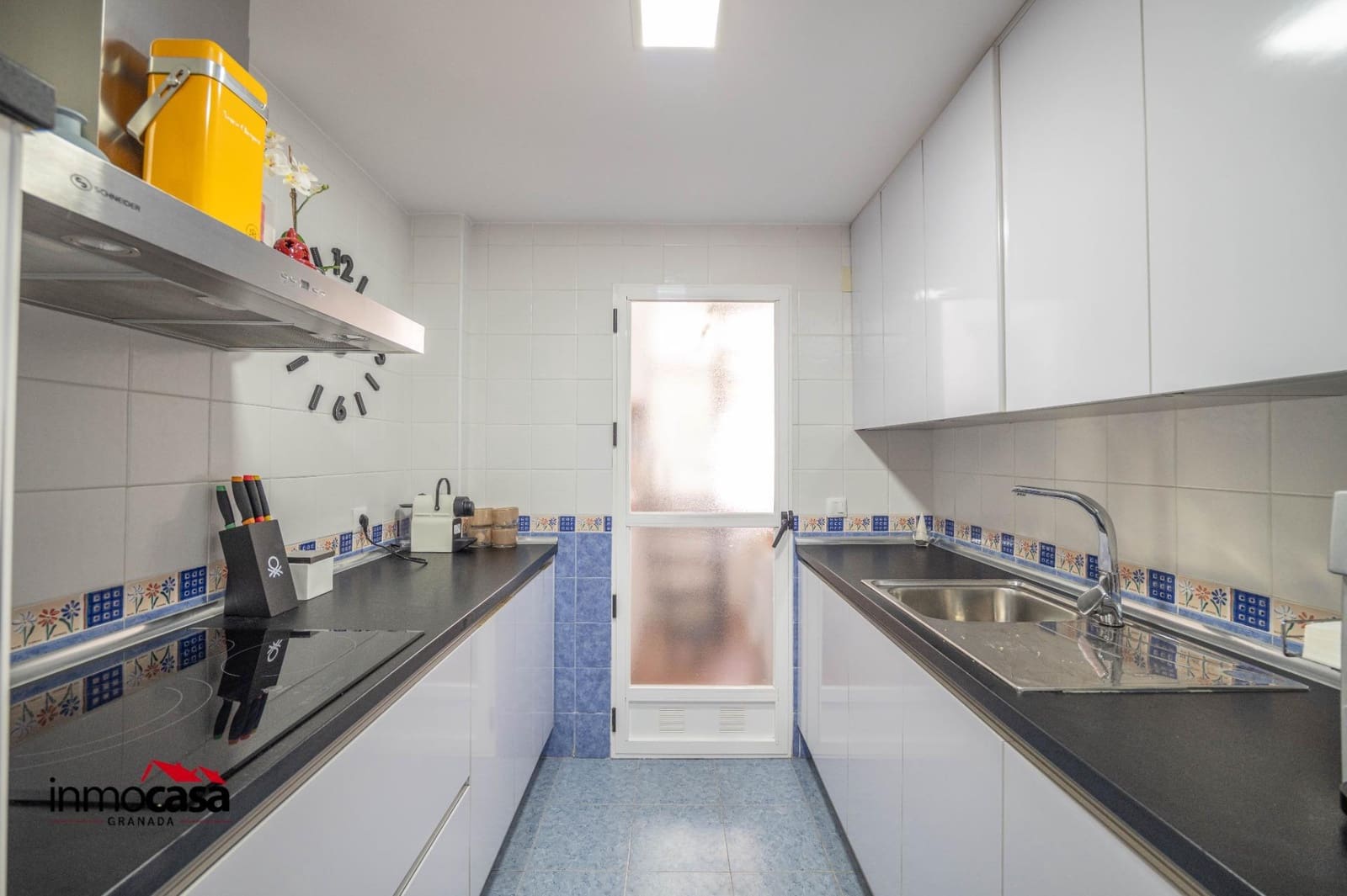 Appartement de 2 chambres à louer à Churriana de la Vega avec garage - 750 € (Ref: 10076557)