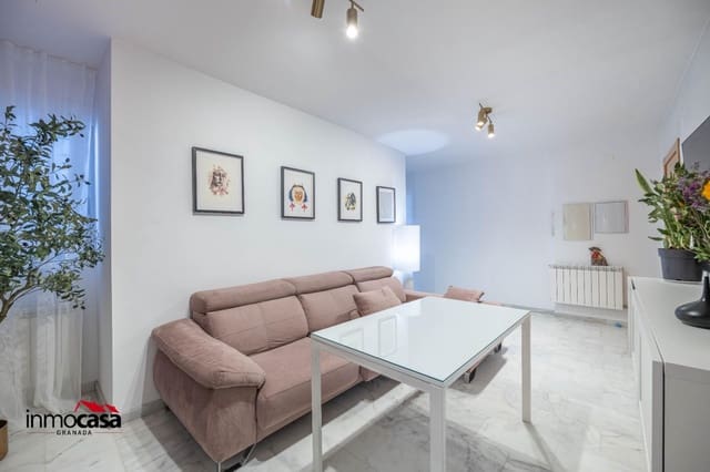 Appartement de 2 chambres à louer à Churriana de la Vega avec garage - 750 € (Ref: 10076557)