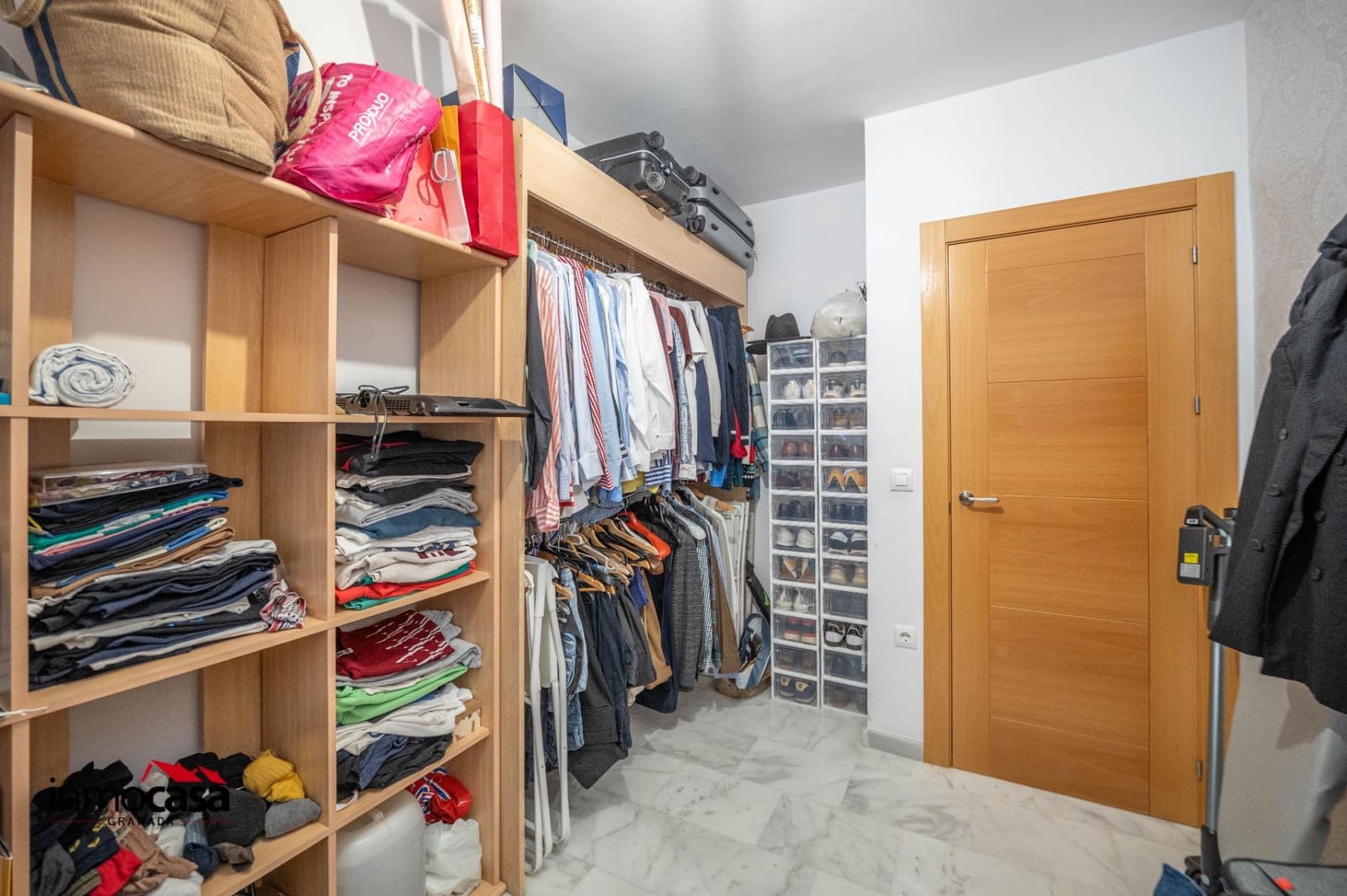 Appartement de 2 chambres à louer à Churriana de la Vega avec garage - 750 € (Ref: 10076557)