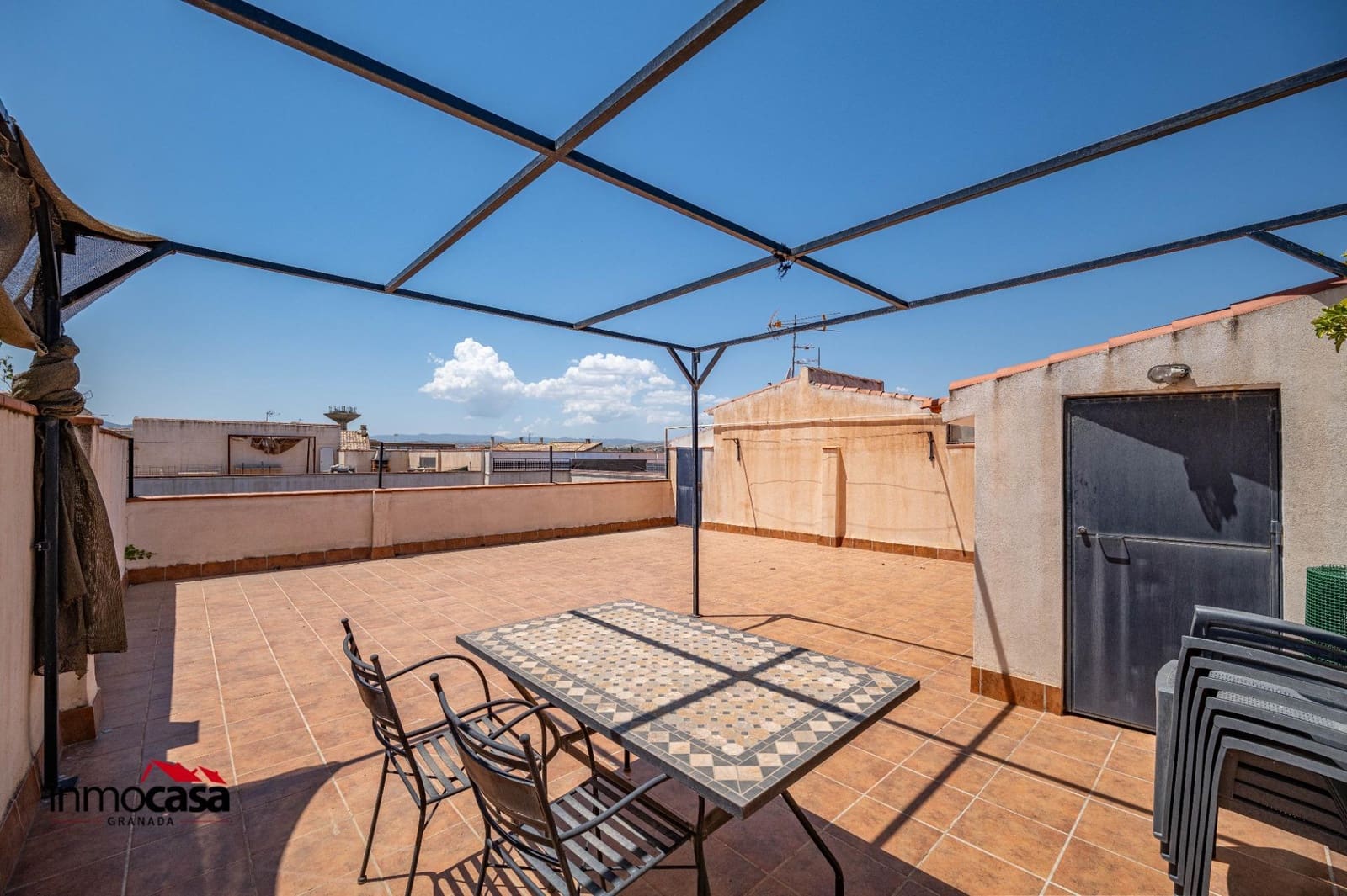 Appartement de 2 chambres à louer à Churriana de la Vega avec garage - 750 € (Ref: 10076557)