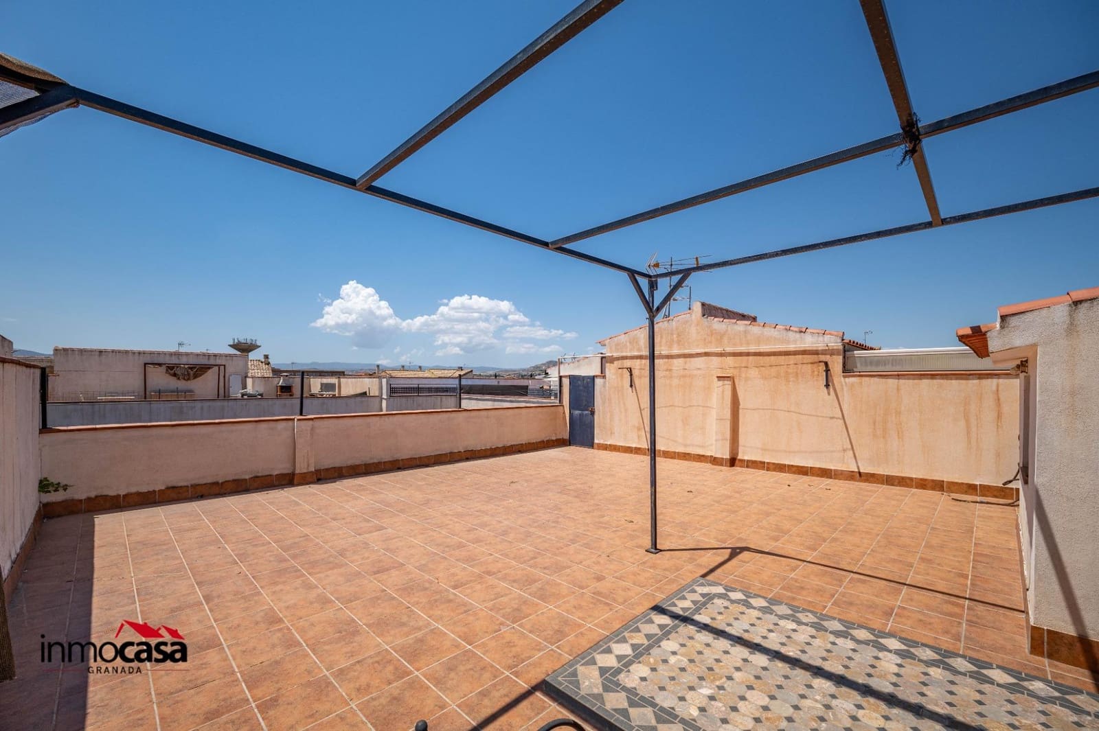 Appartement de 2 chambres à louer à Churriana de la Vega avec garage - 750 € (Ref: 10076557)