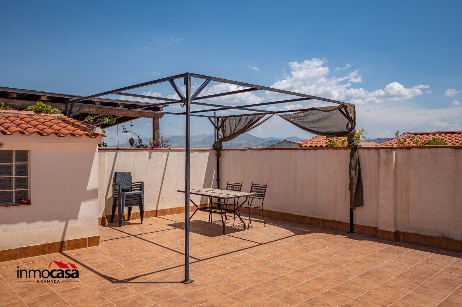 Appartement de 2 chambres à louer à Churriana de la Vega avec garage - 750 € (Ref: 10076557)