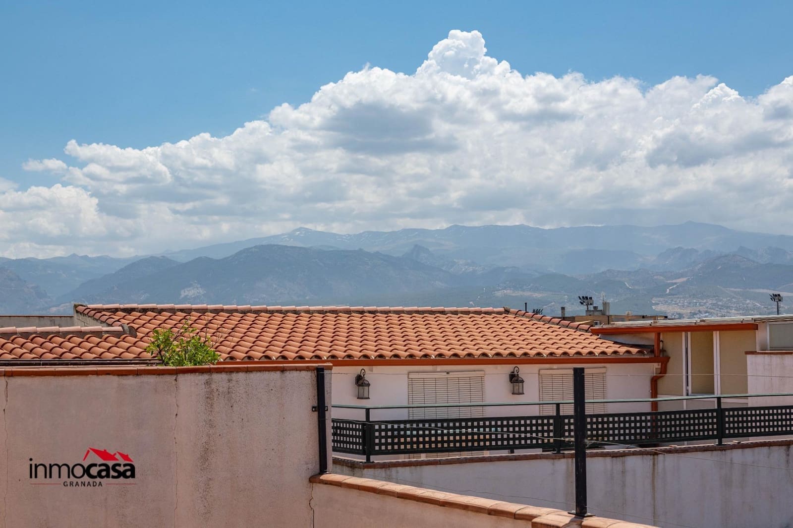 Appartement de 2 chambres à louer à Churriana de la Vega avec garage - 750 € (Ref: 10076557)