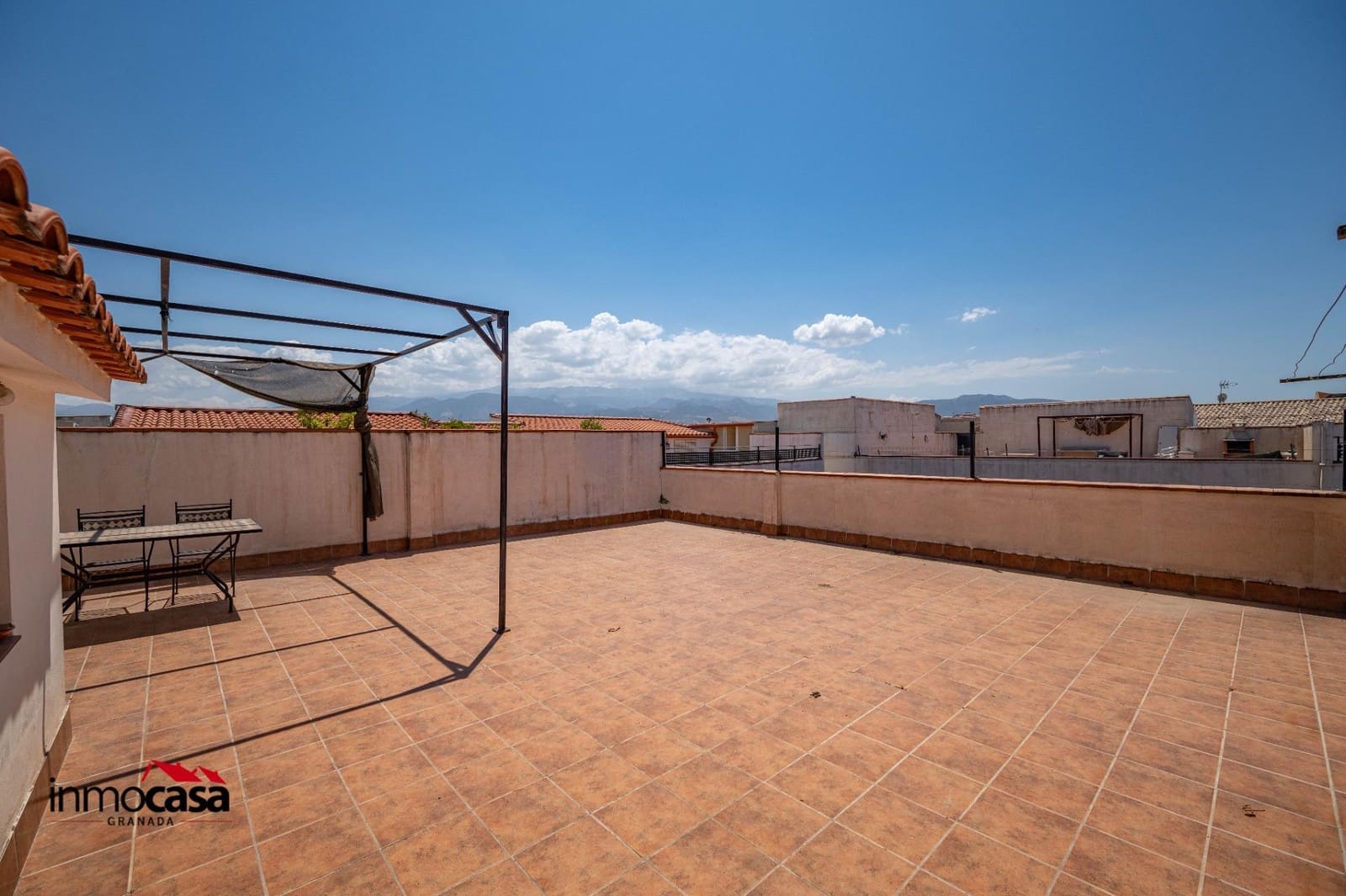 Appartement de 2 chambres à louer à Churriana de la Vega avec garage - 750 € (Ref: 10076557)